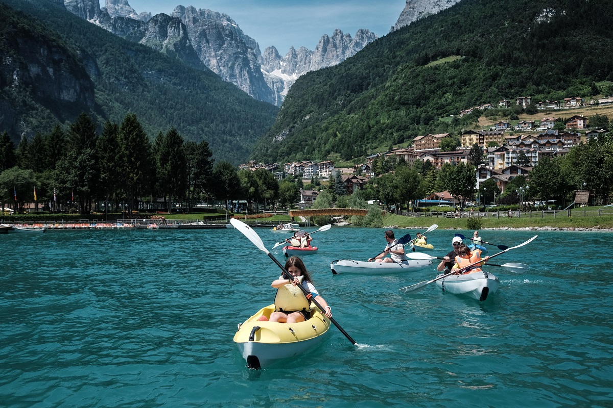 Canoe_sul_lago_di_Molveno_by_Vitaliy_Yarosh_23.jpg