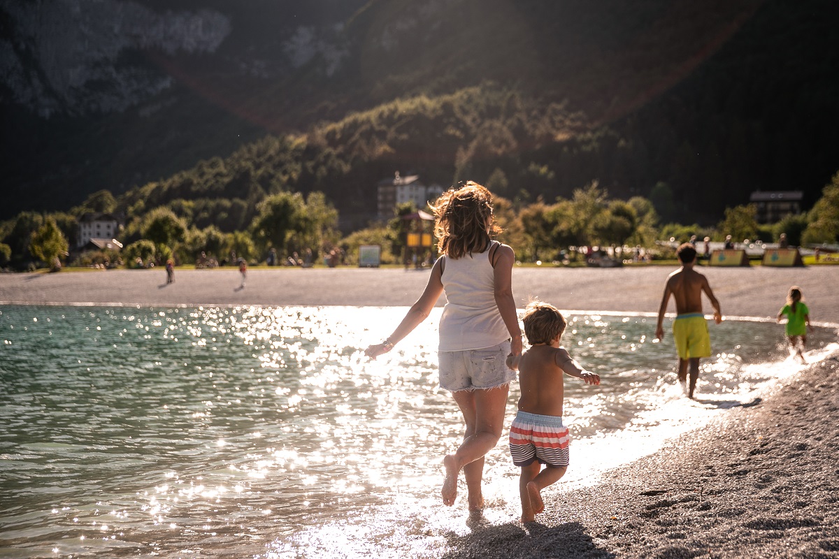 Vacanze_family_al_lago_di_Molveno_Ph._Oliver_Astrologo.jpg